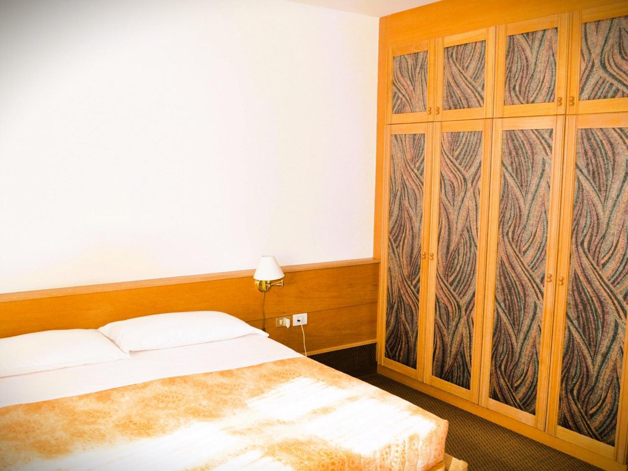 Hotel Villa Regina Levico Terme Luaran gambar